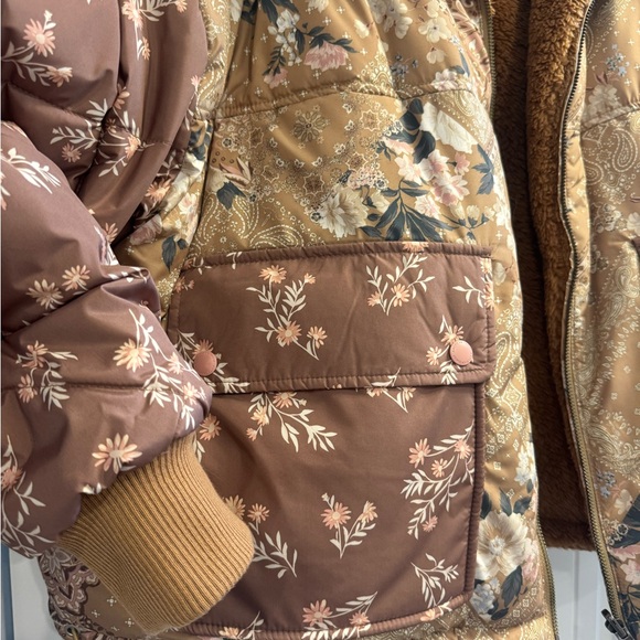 American Eagle Outfitters Patchwork Reversible Teddy Bear Floral Jacket - Picture 3 of 5